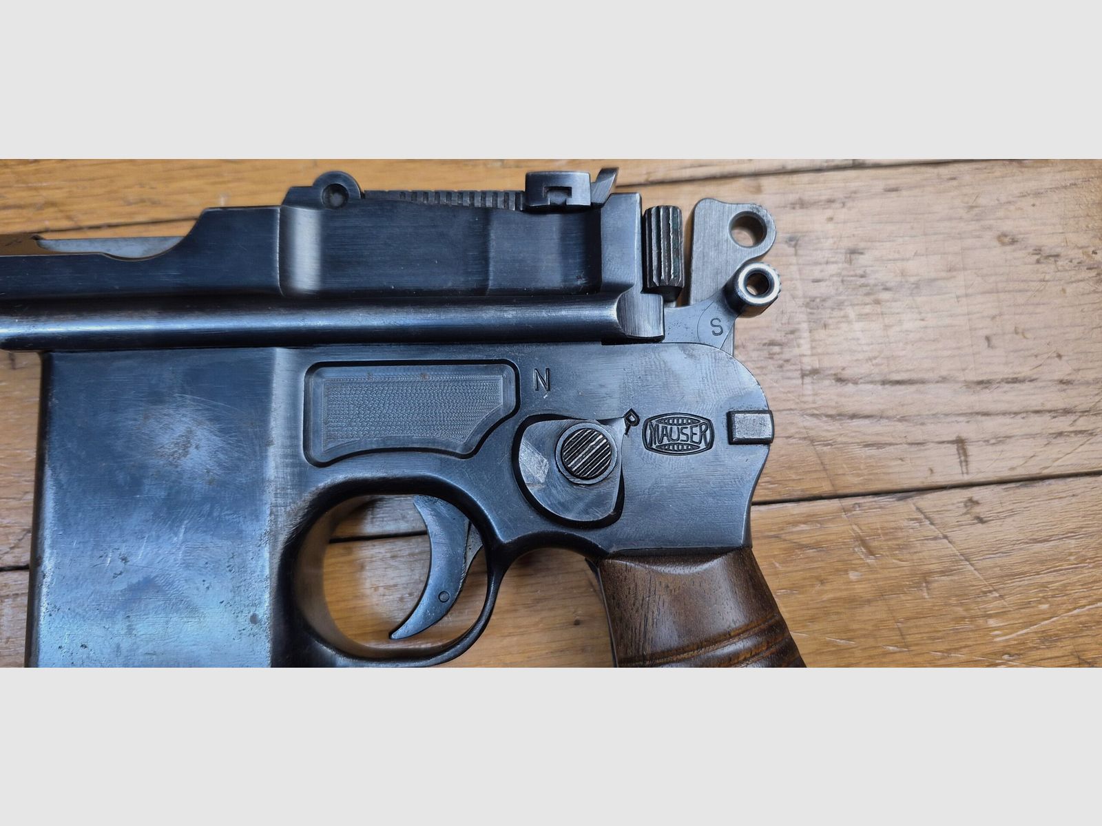 Sehr seltener Automatikpistole C96 Typ Schnellfeuer „genannt 712“ – Kal. 7.63 Mauser – Seltenes Exemplar, das von der Wehrmacht oder der SS verwendet wurde – Mythische Waffe – Eines der letzten produzierten Exemplare – Westinger-Typ Selektor – 100% monomatrikulierend – Mauser 10-Schuss Magazin konform – Handgefertigtes Etui 2. Weltkrieg – TBE++ – Kategorie A2 – Export AUSSCHLIESSLICH!, Bild 7 von 34