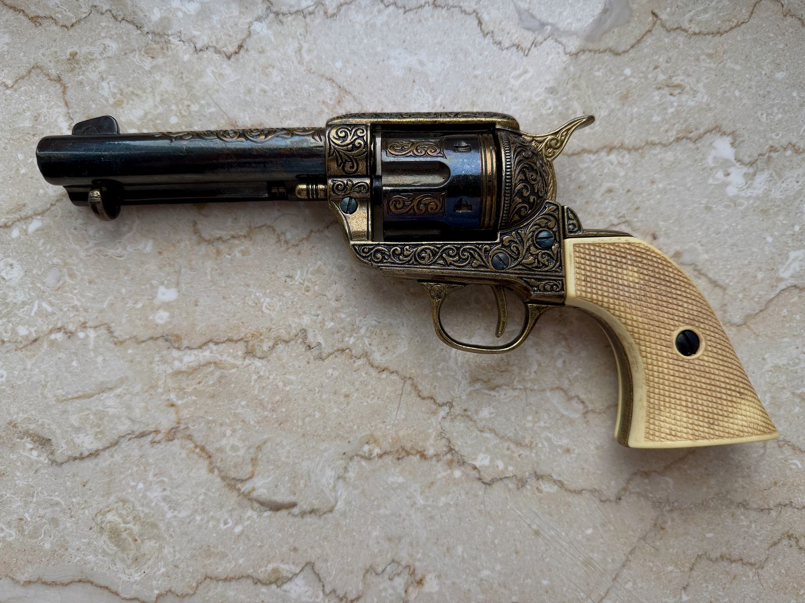 Revolver "COLT Peacemaker", US Cavalry 1873, decorated decorative weapon