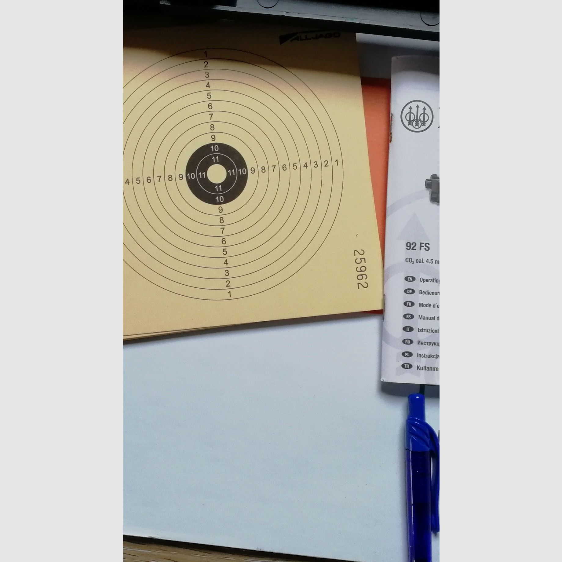 Beretta Mod. 92 FS air pistol nickel-plated with double Kst grips / like new + accessories