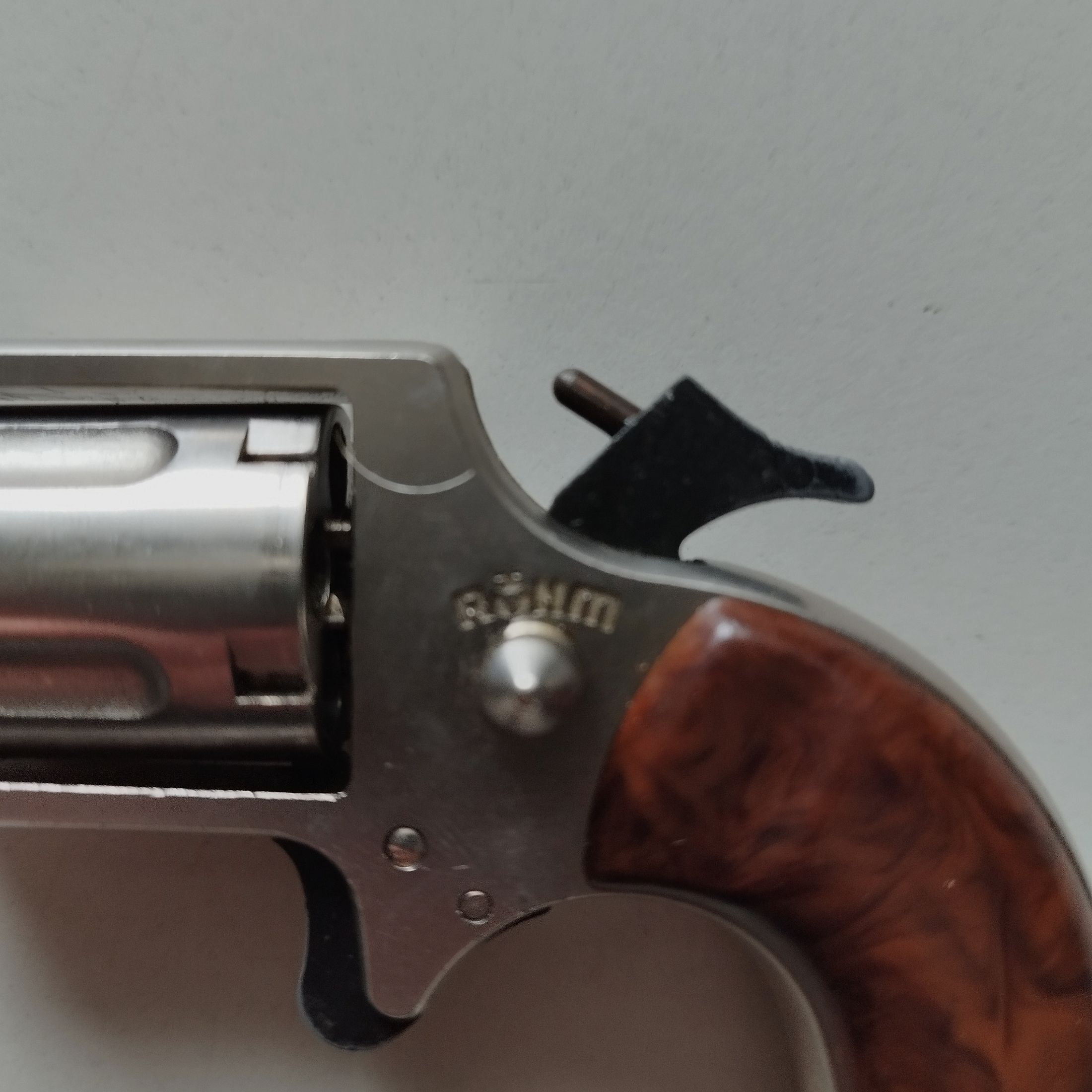 Piękny RÖHM Little Joe - rewolwer SRS 6mm FLOB.PL. z klamrą do paska i kaburą oraz akcesoriami w oryginalnym opakowaniu - przedmiot kolekcjonerski PTB