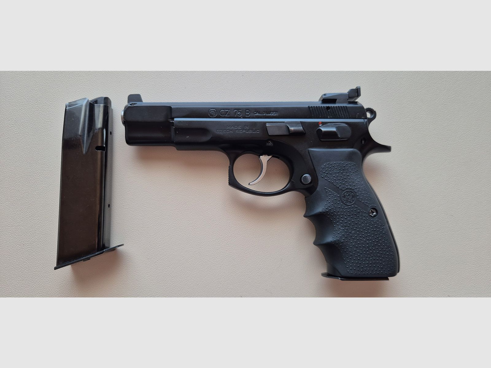 CZ 75 B 9mm con 2 cargadores