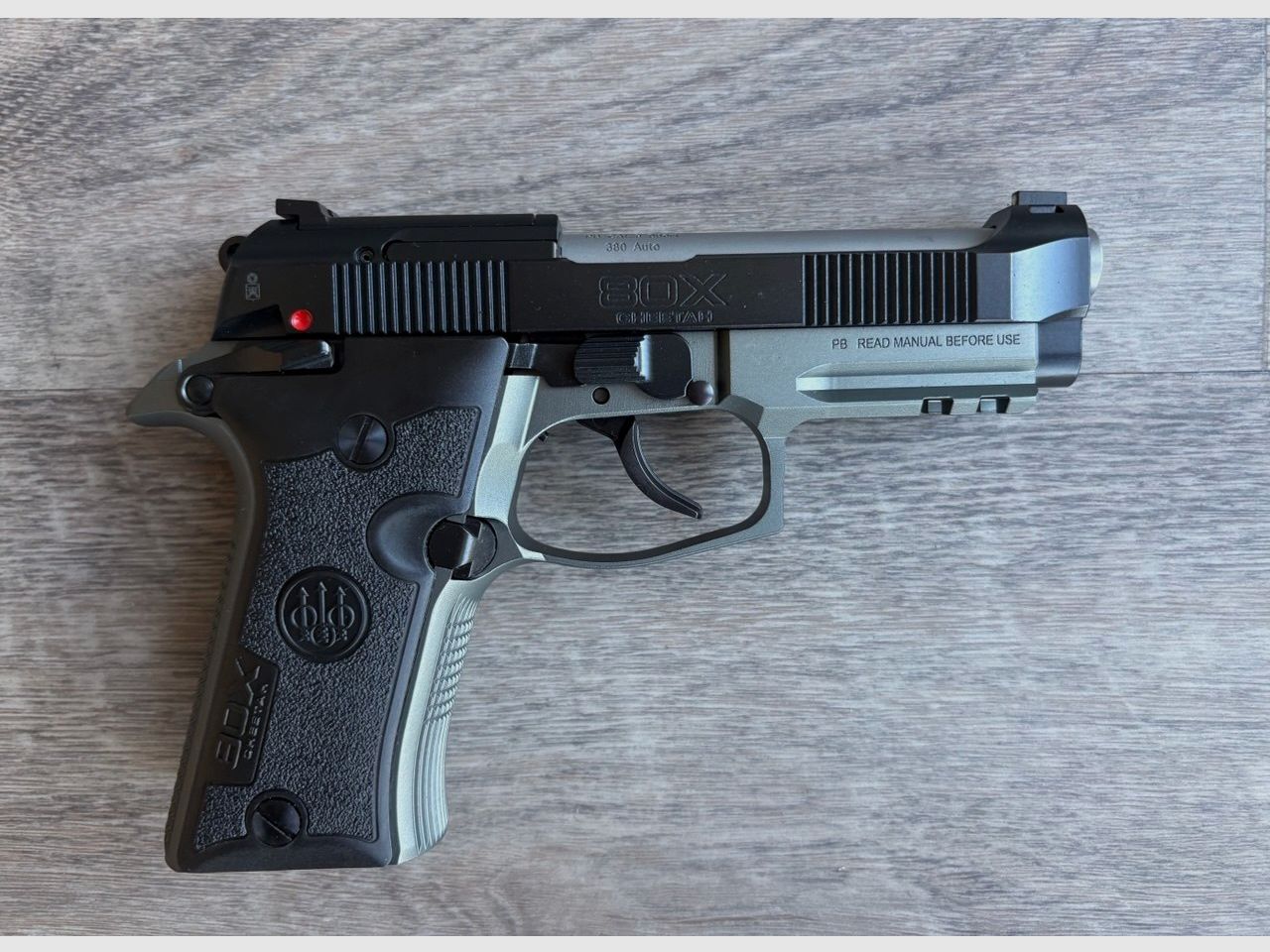 Beretta APX A1, Bild 2 von 2