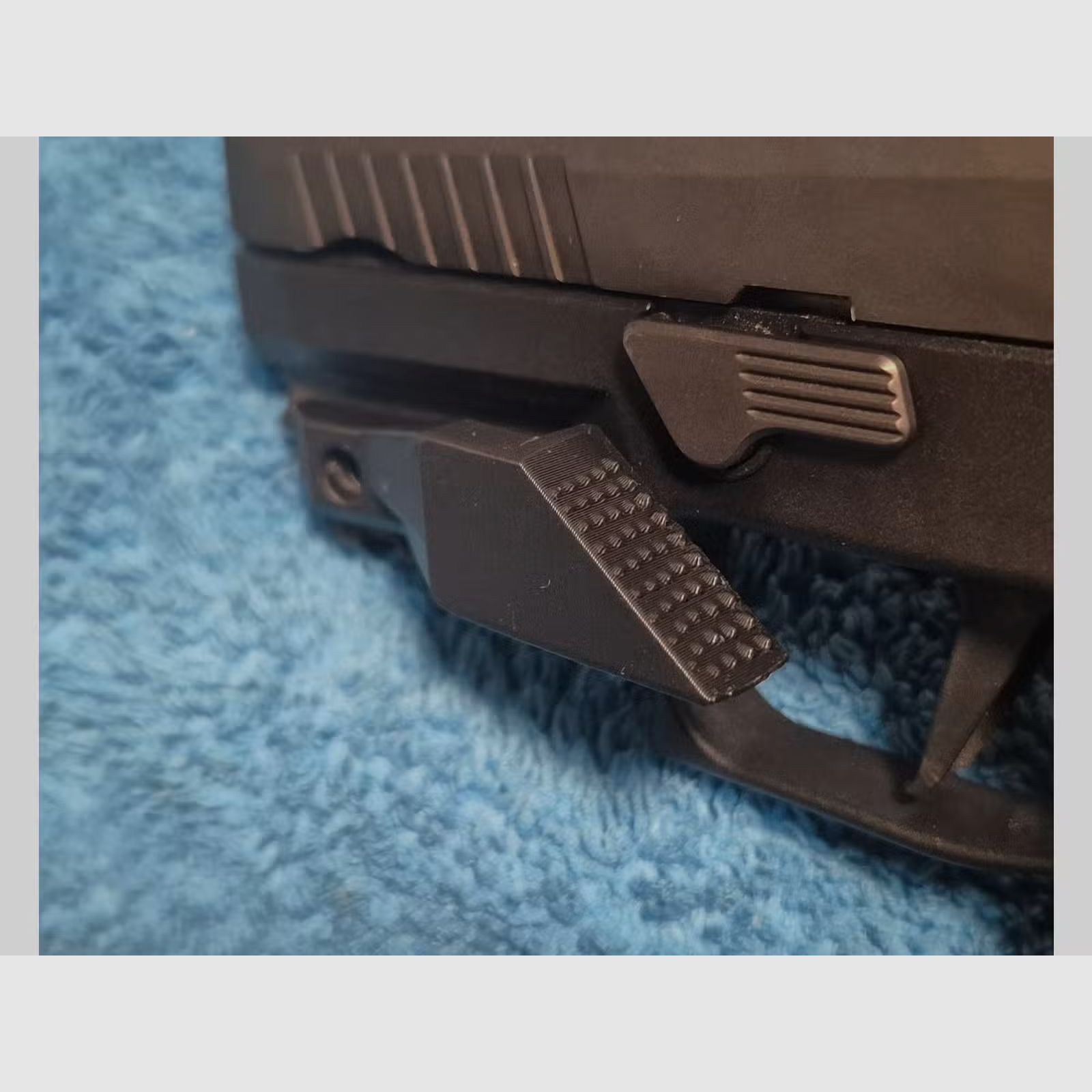 MUNITEX Thump-Rest Auflage / Daumenauflage für Pistolen mit Picatinny-Schiene