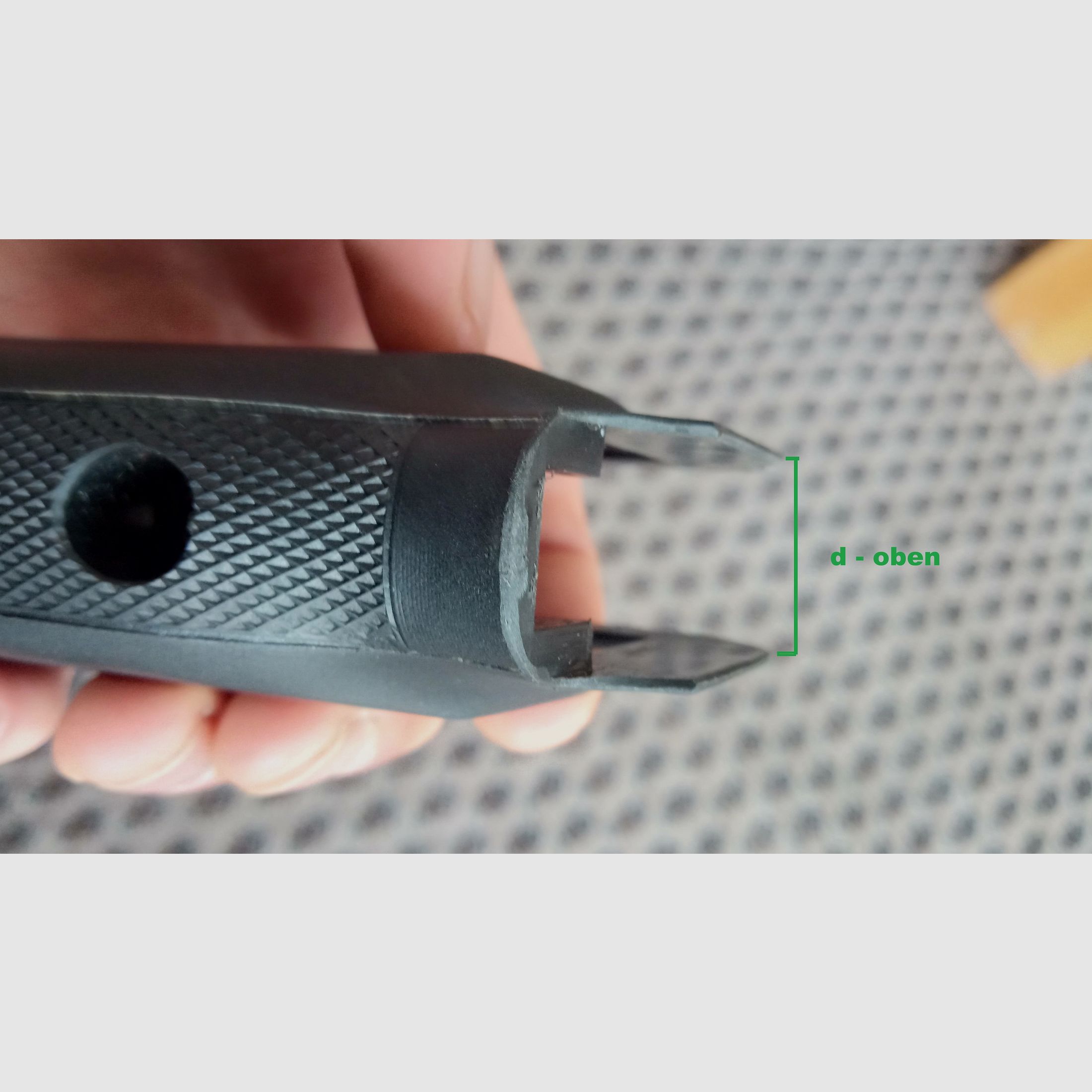 Makarov PMM Polymeer Grip / Gripplaat voor Russisch 12 schots Hi-Cap magazijn ook geschikt voor Baikal Co2