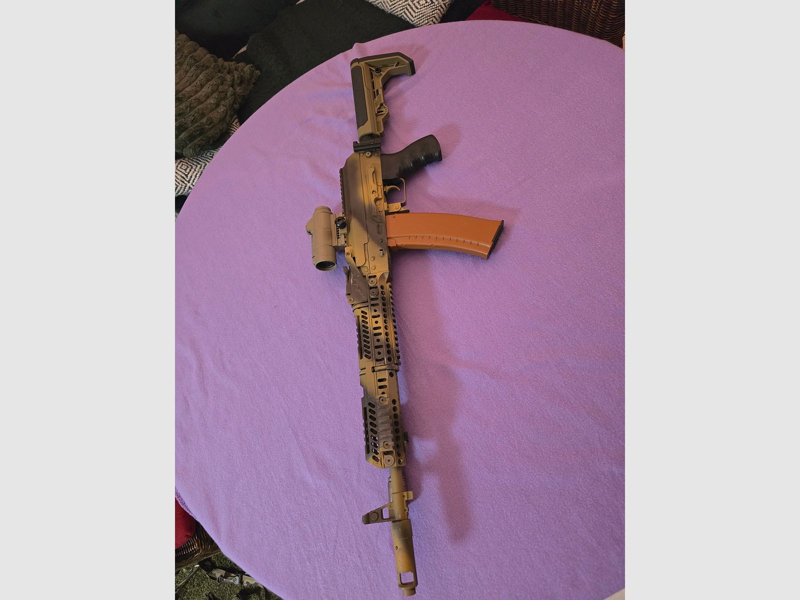 LCT AKM