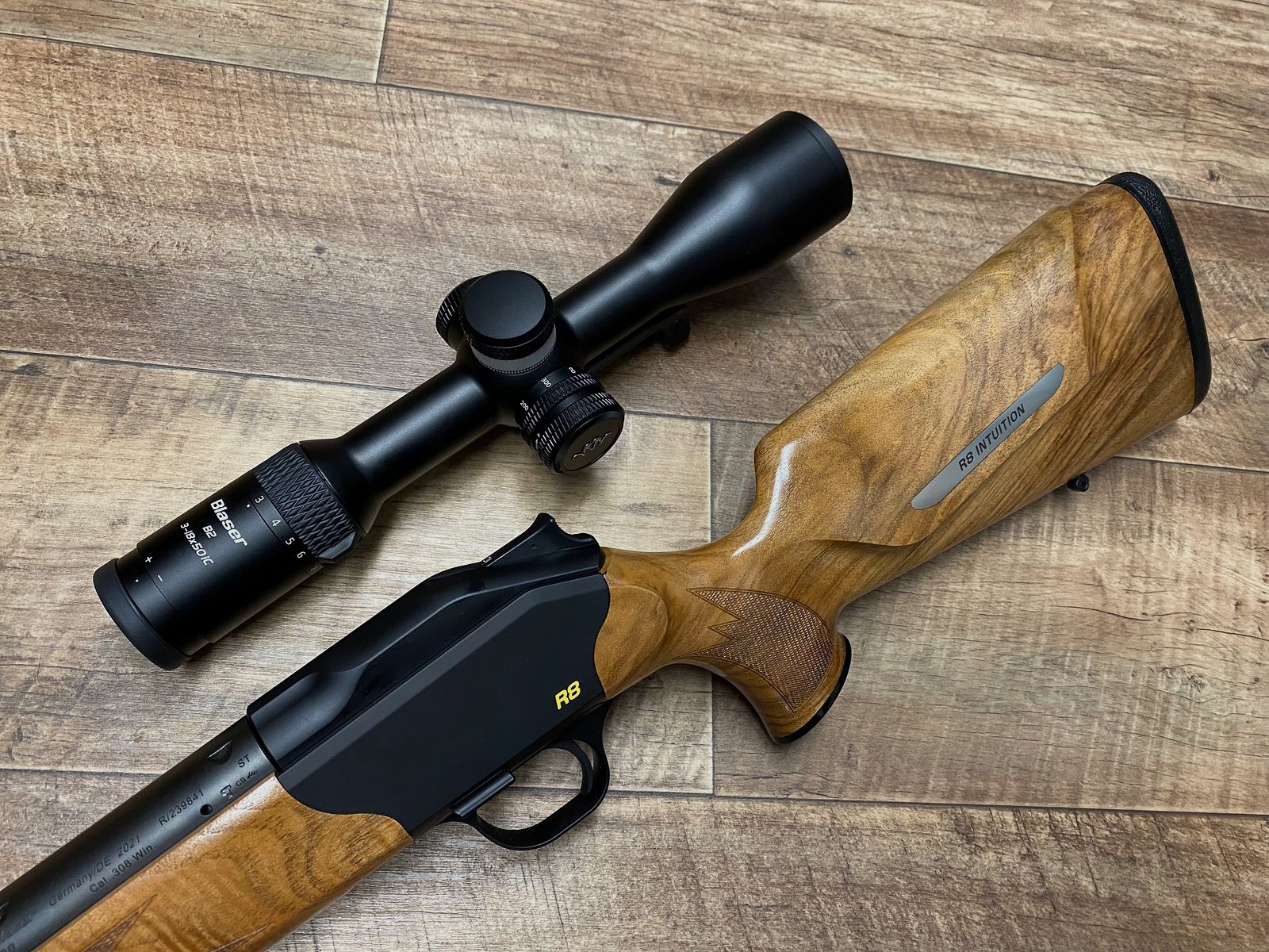 Blaser R8 Intuition mit  B2 3-18x50 IC S QDC+ www.waffenhandel-kraus.de nähe Nürnberg   