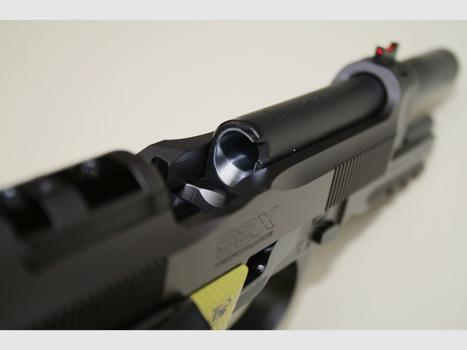 Pistole Beretta 92 X Performance Optic Ready Kal. 9×19 Special Make Gelb, Bild 3 von 8