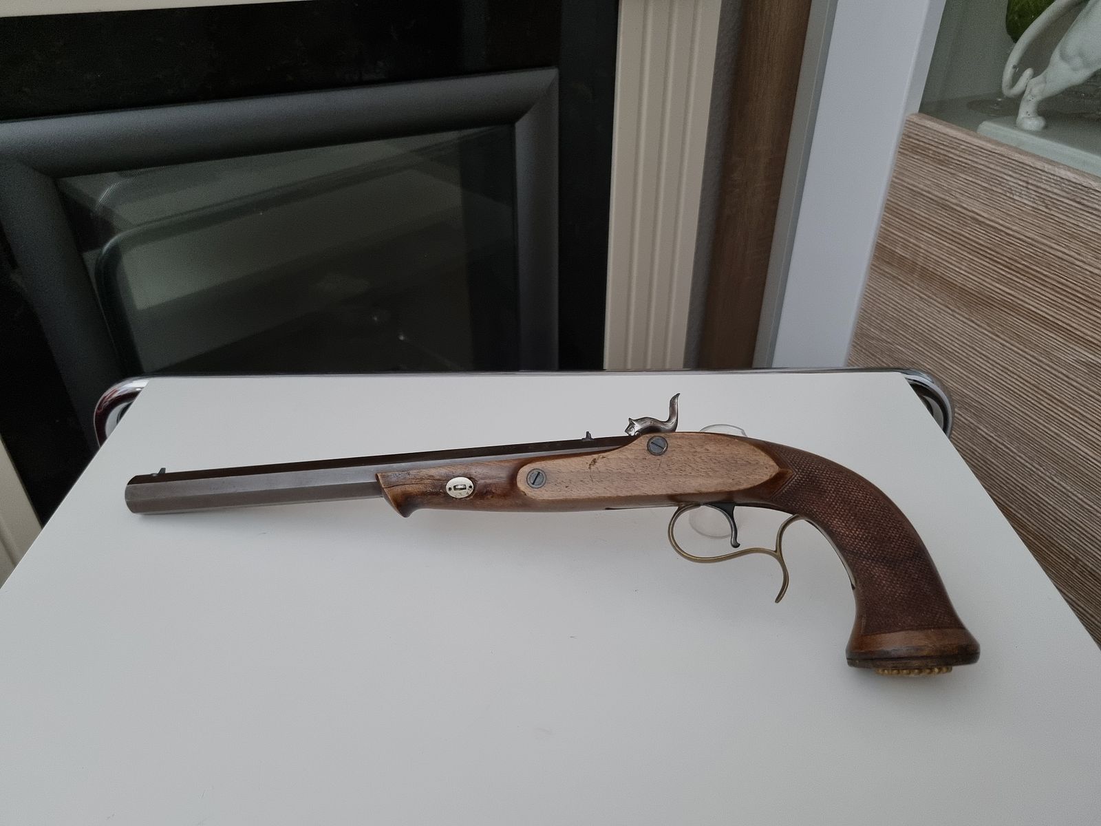 Front-loading percussion pistol model W. Parker of London caliber: .45