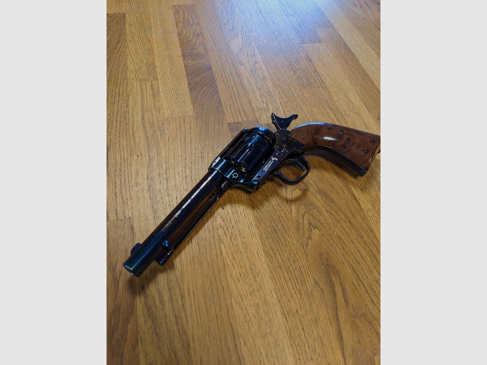 Colt Single Action Army 45 bleu revolver CO2 calibre 4,5 mm BB Peacemaker *défectueux*