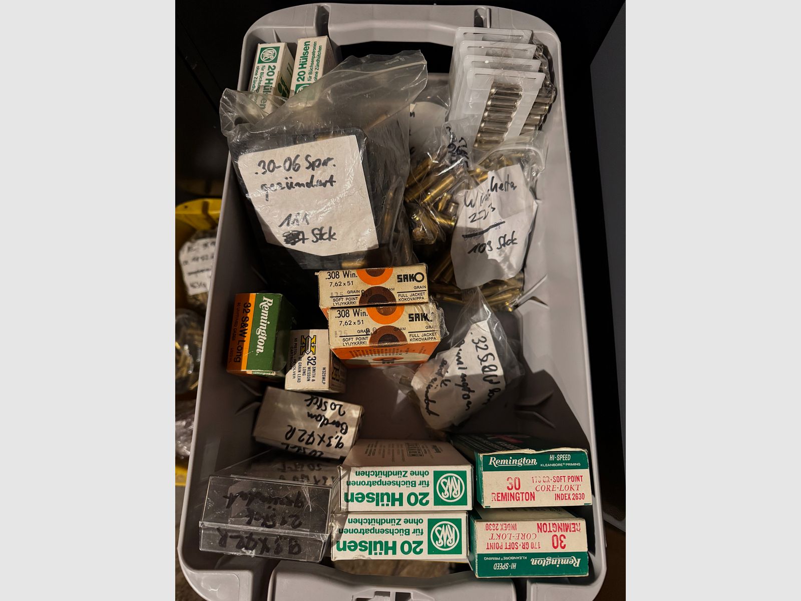 Herladen, herlaadapparatuur, accessoires, matrijs, projectielen, hulzen, weegschalen, persen - ontbinding