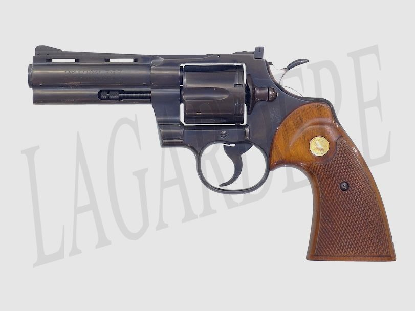 COLT PYTHON 4&Prime; BLUE(REVOLVER)