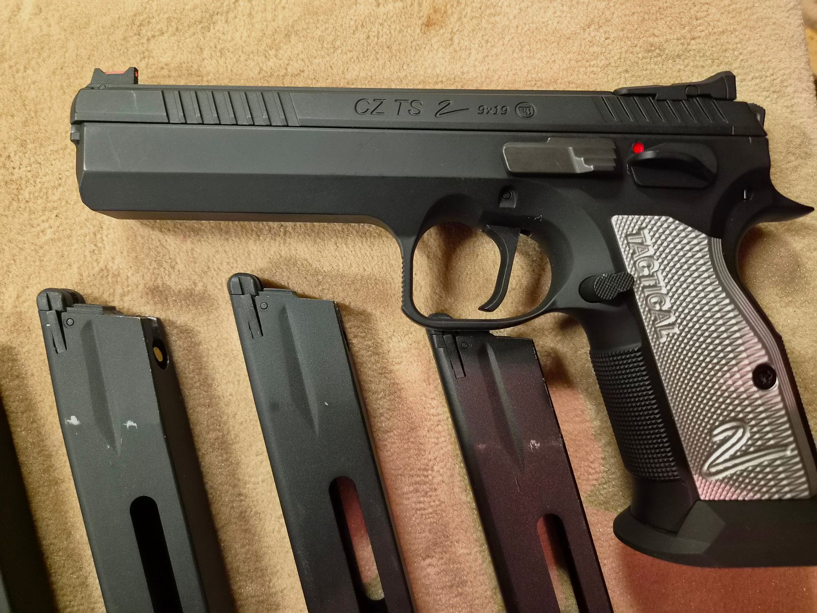 ASG CZ TS2 CO2 GBB 4 magazine like new, immagine 2 di 4