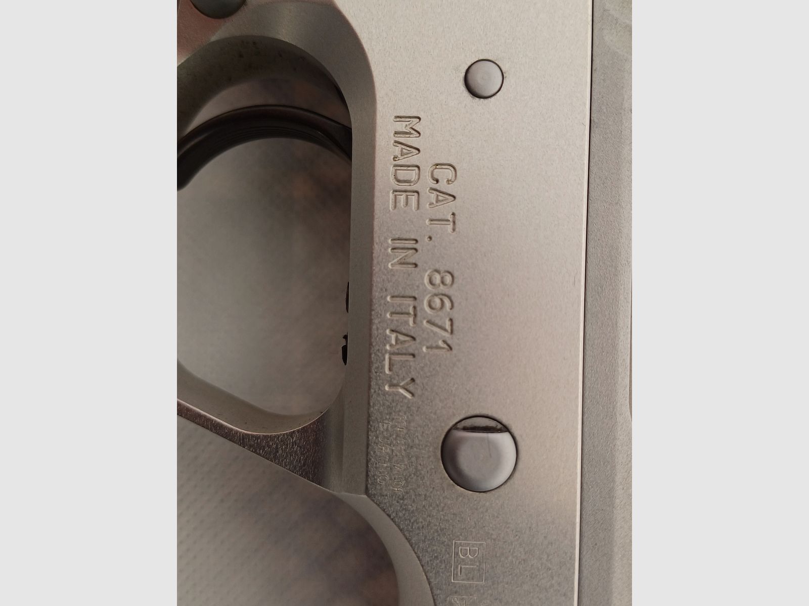 Pardini 45 ACP Nickel Sport Modèle P.C. 45 S, 5 pouces ; Très bien entretenu et peu tiré. Prix incluant 1350 cartouches 45 ACP 230 gr. et 3 chargeurs de rechange