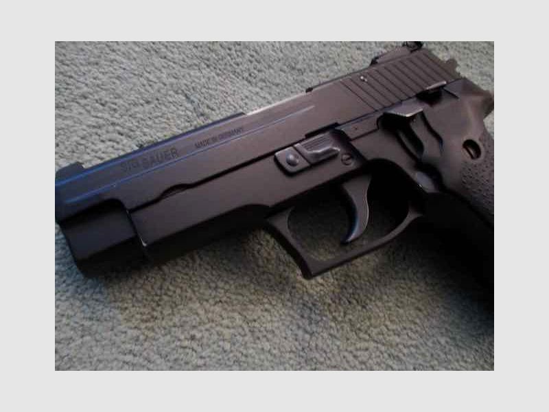 Pistole SIG SAUER Mod. P226 S, 9mm Para u. WL-Lauf 4mm