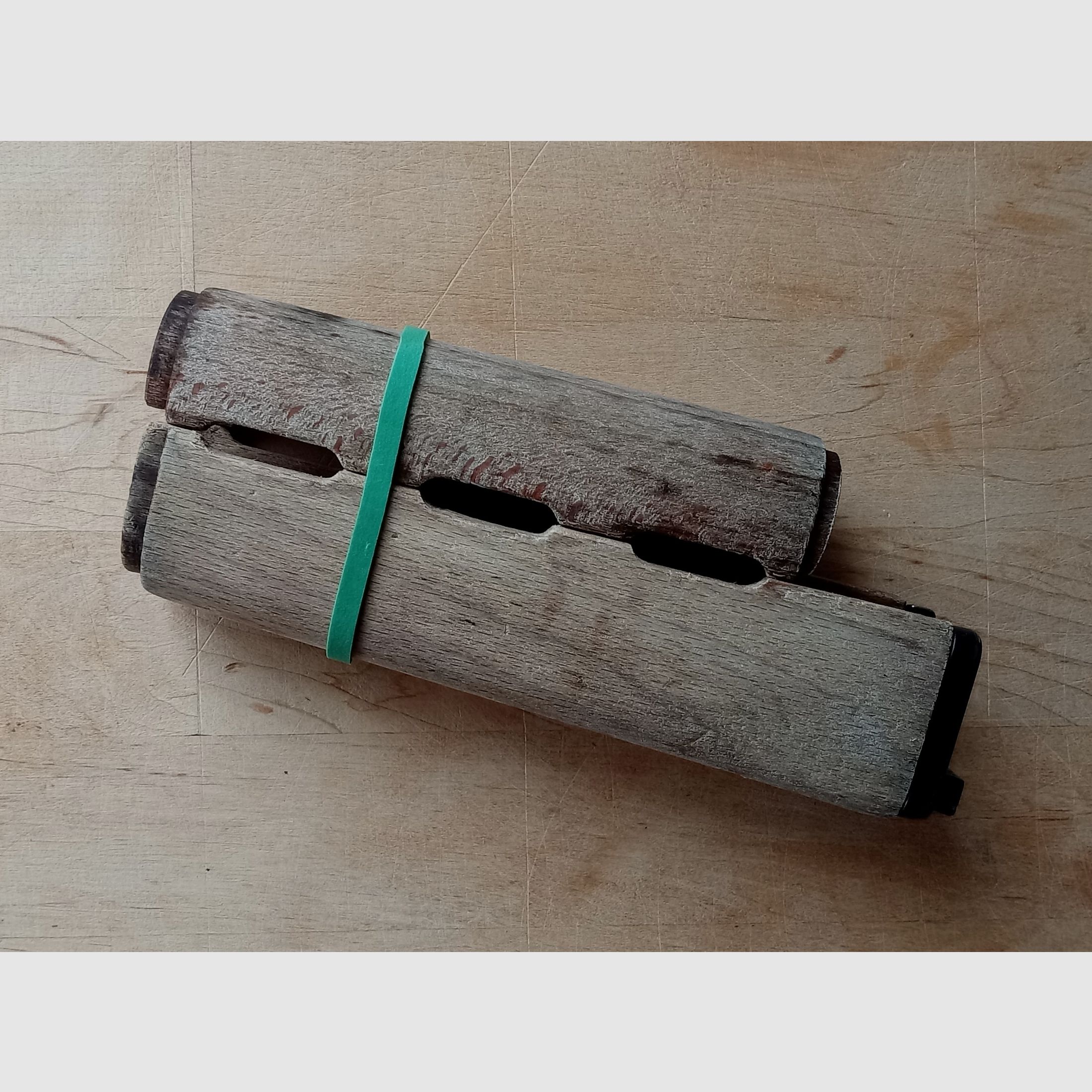 #4 Geisterhafter M70 Handschutz / Zastava Yugo AK Vorderschaft inkl. Steel Ferrule  // wohl auch geeignet für LCT