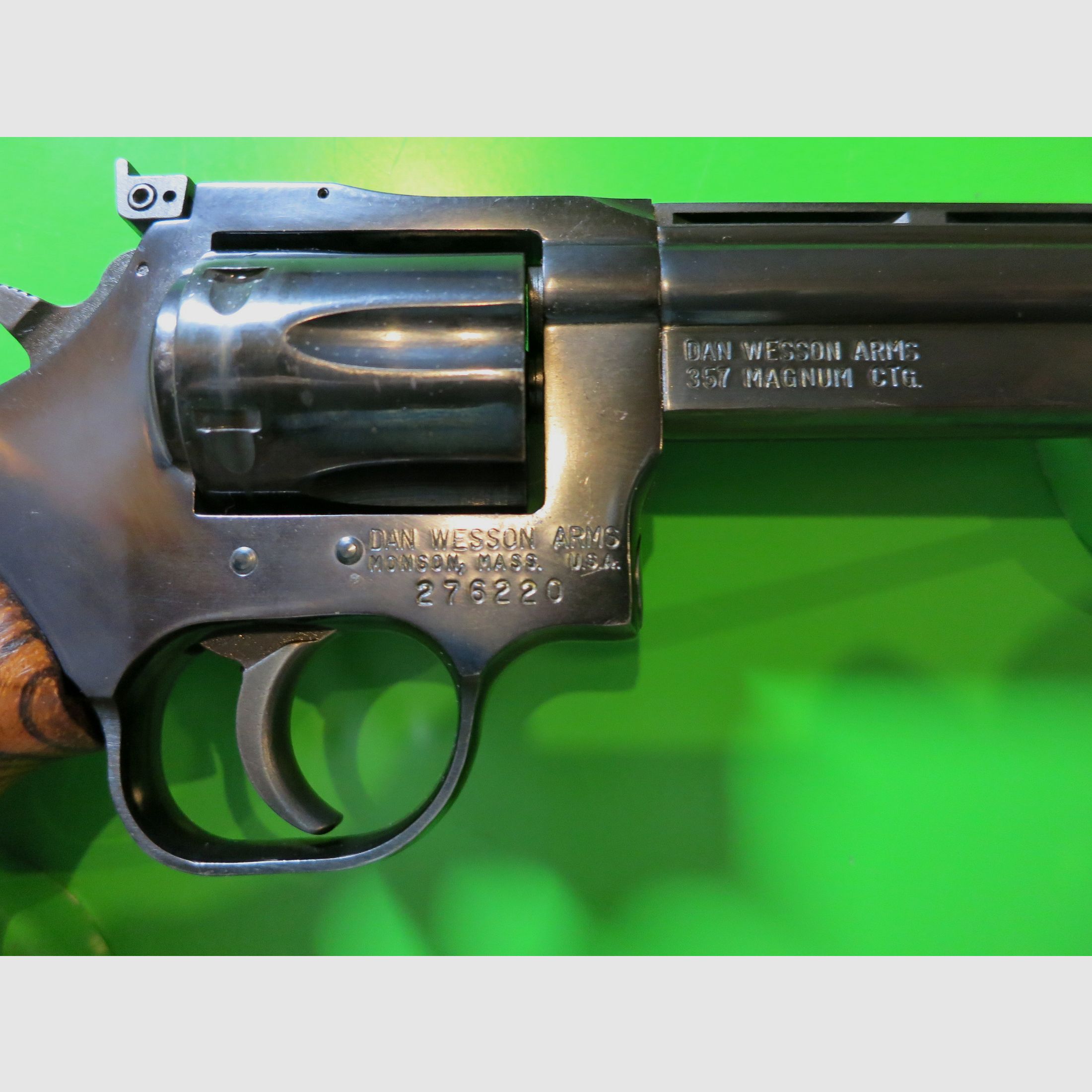  Revolver Dan Wesson Model 15 .357 Magnum, "Monson", Pistol Pak, 2,5"/4"/6"/8" Läufe   #63-