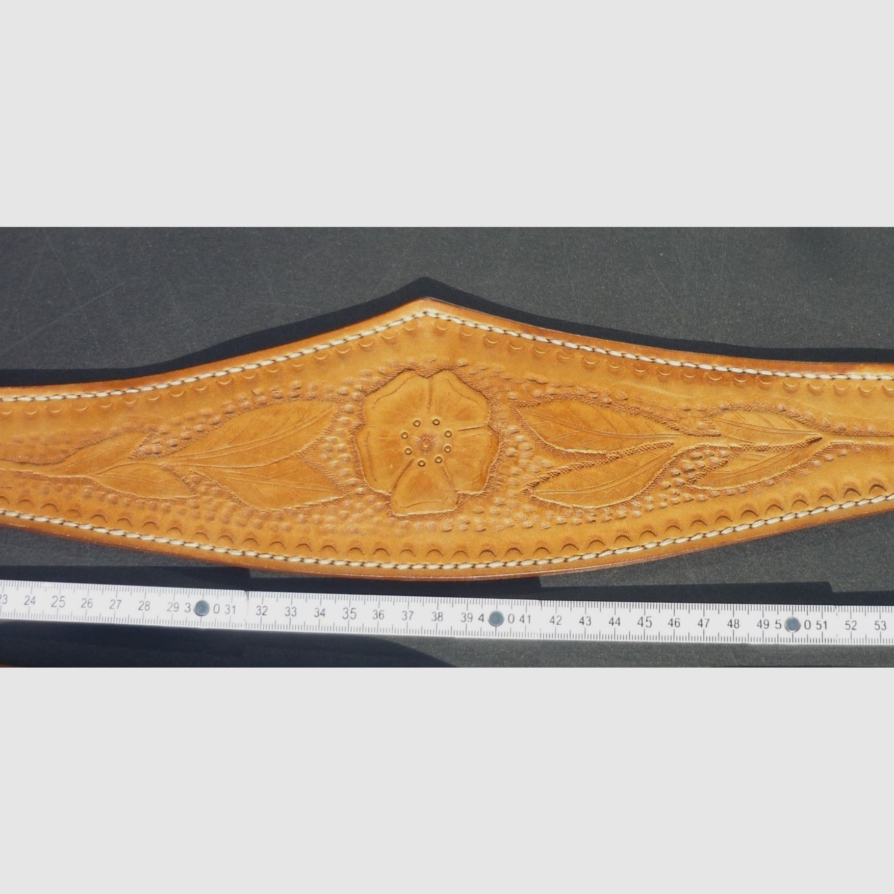 HKDesign  Art. Nr.010  Riemen - Damenschoenriem, Westernlook, Volledig geperforeerd met bloemenpatroon, Totale lengte 91 cm