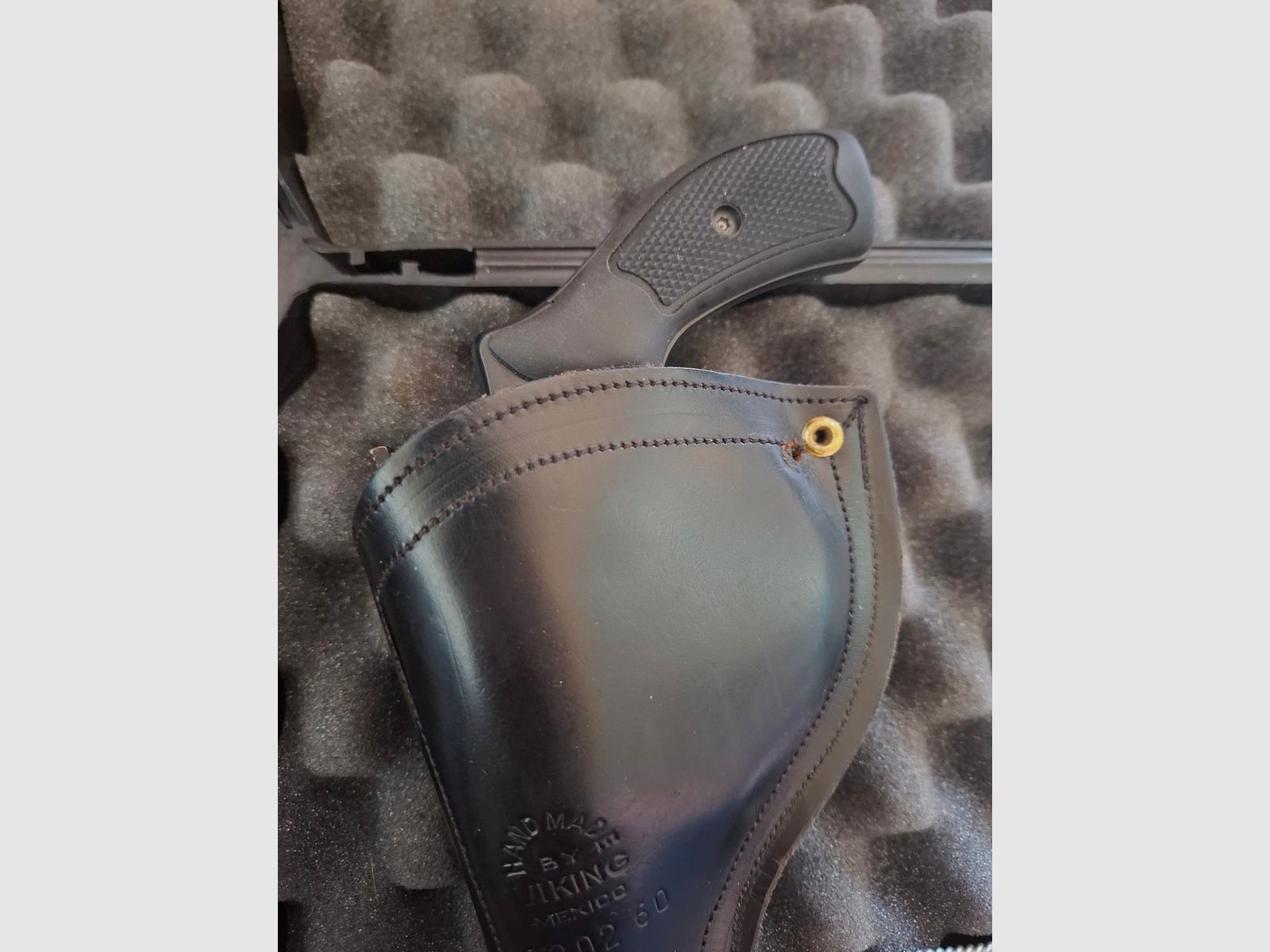 Arminius HW 37 met holster en extra gripplaten
