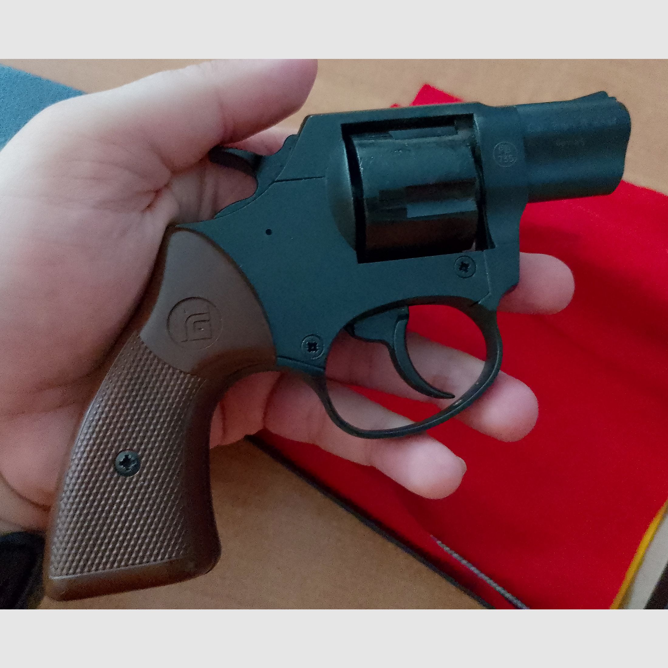 Röhm RG 59N Le Petit Schreckschussrevolver im Kaliber 9mm R.K. mit OVP!