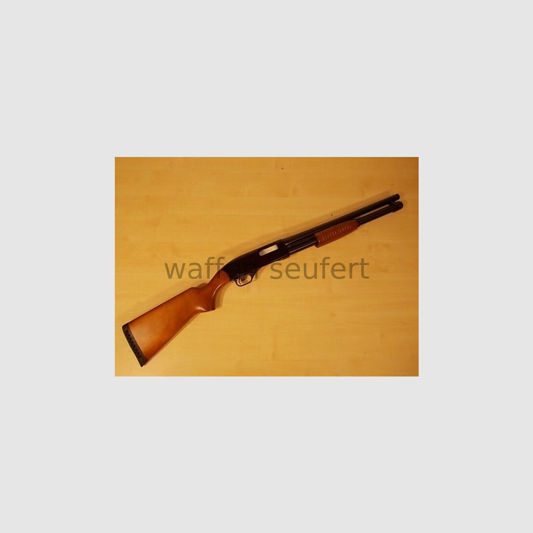 Winchester 1300 Defender Vorderschaft-Repetierflinte