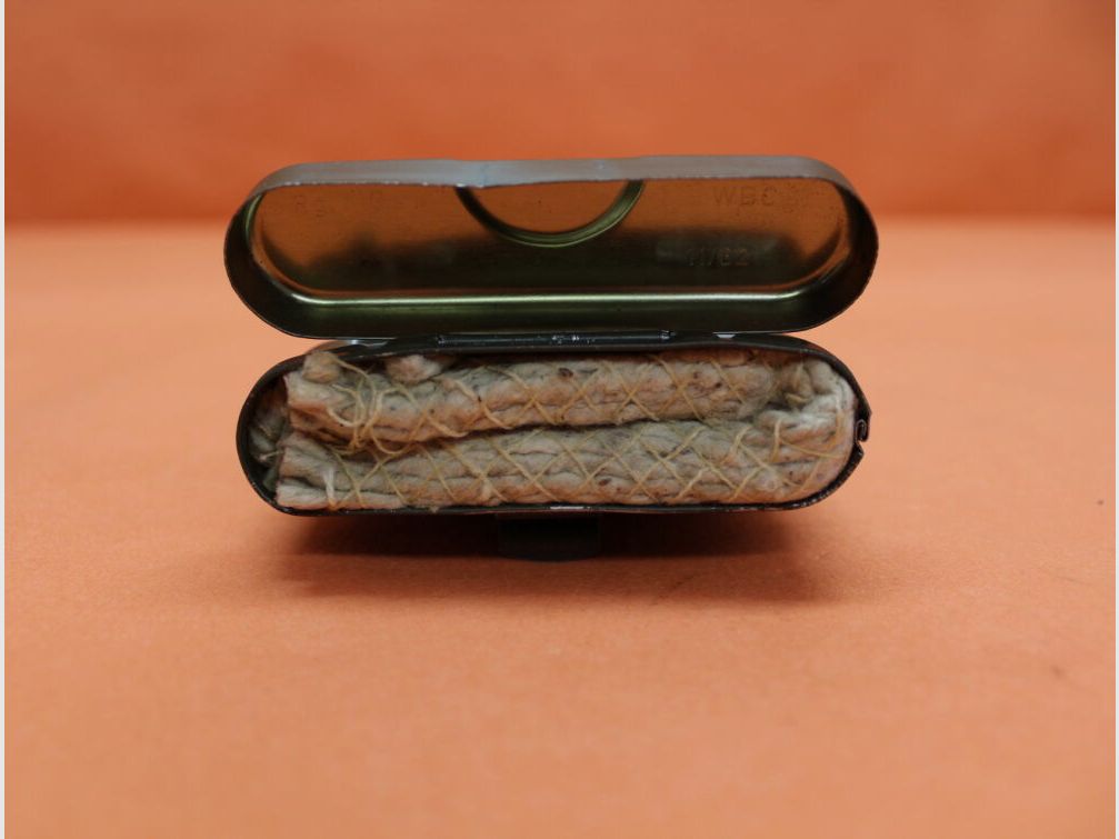 BUND SURPLUS Heckler&Koch/H&K HK G3: Reinigungsgerät BUND 7,62mm Putzzeug mit Reinigungskette/ Stahlblechdose