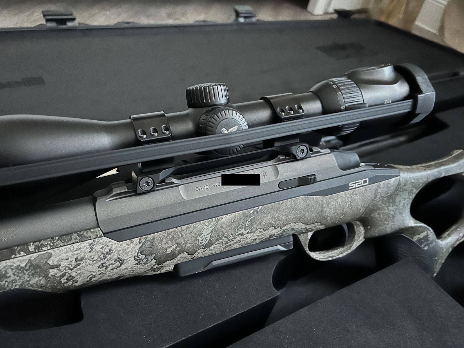 Kombi-aanbieding-knaller! Sako S20 + Swarovski Z8i | Hunter 6,5 Creedmoor Cerakote True Timber Strata LL 51cm Camo incl. Zfr. Swaro Z8i 2-16x50 P L, 4A-I *NIEUW*