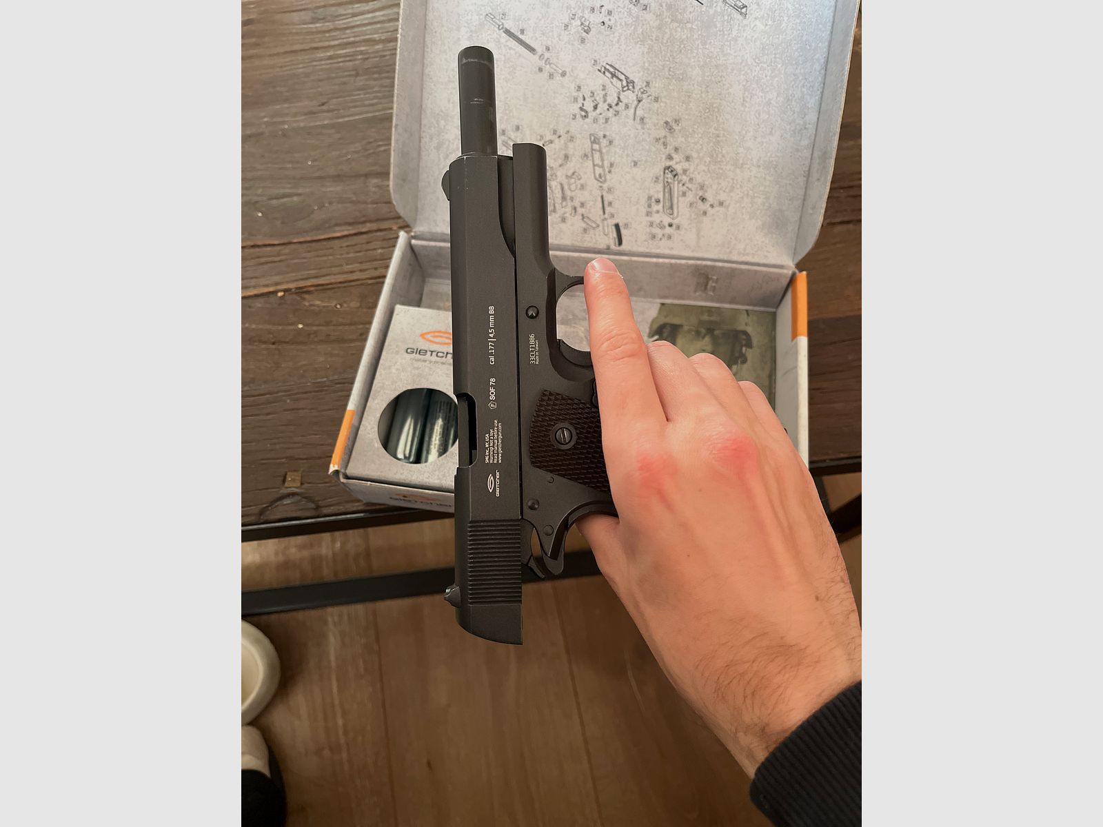 Pistolet à air Gletcher CLT 1911