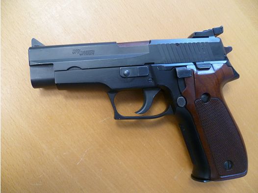 SIG Sauer P226 9mm Luger pistol