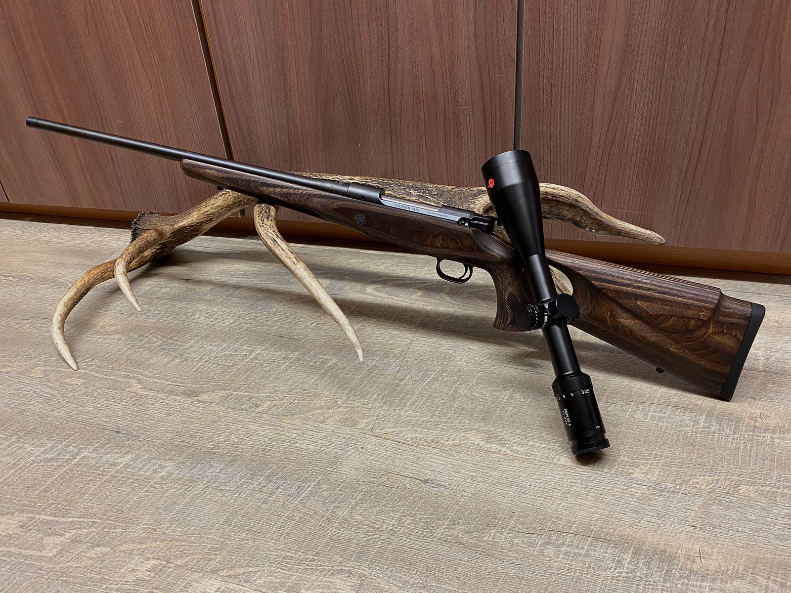 Mauser M12 Max, con Leica Amplus 6 2,5-15x56 i