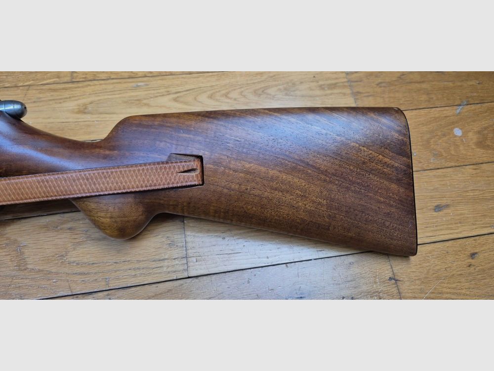 Rara carabina da allenamento Heym 52 – Arma simile al modello "Police 1952" – Cal. .22 LR – Produzione molto limitata da parte di Heym intorno al 1955 – Splendido legno di noce – Cinghia originale – Quasi nuova – TBE++, immagine 22 di 30