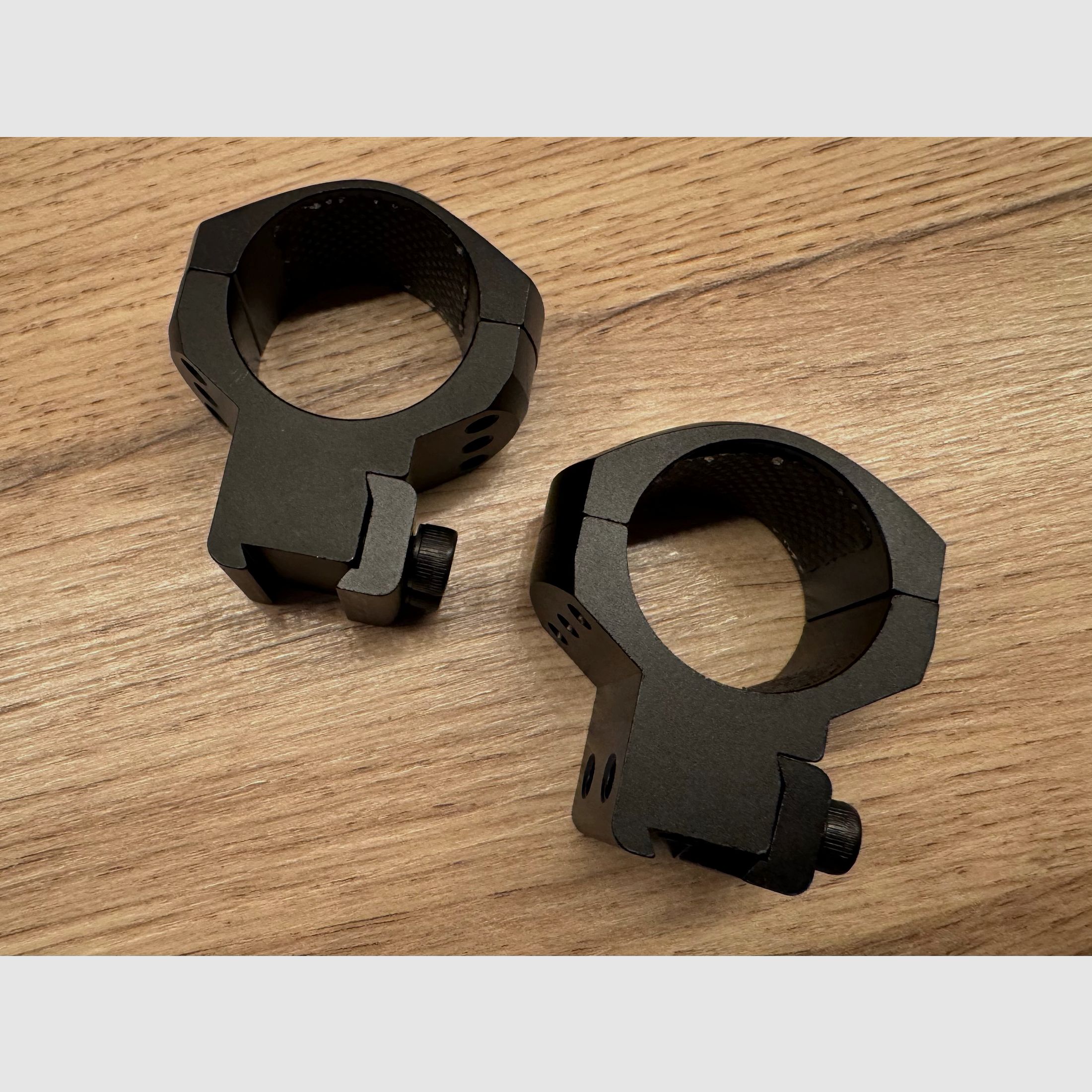 Montaggio per telescopio HAWKE Tactical per guida prismatico da 9-11 mm tubo centrale da 30 mm - Versione alta