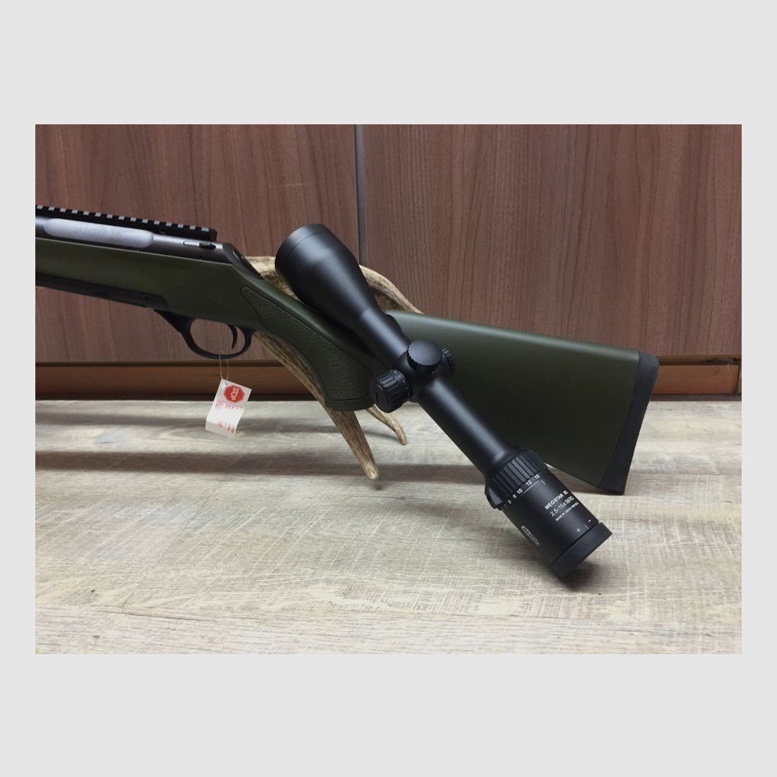 Haenel Varmint Jaeger 10, con Meopta MeoStar R2 2,5-15x56 RD MR PA