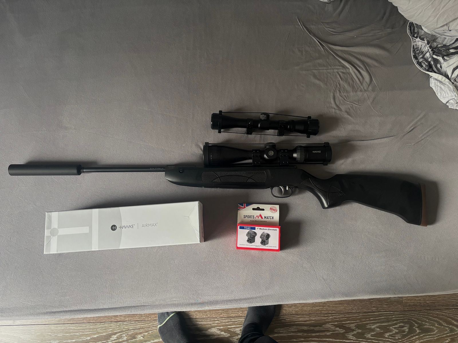 Weihrauch HW 30s avec lunette de tir Hawke Airmax 4-12x40 AO AMX