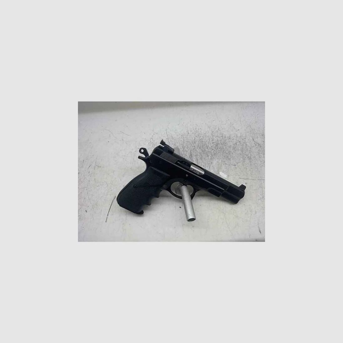 Pistole Brünner M75 Kal.9mm Luger gebraucht
