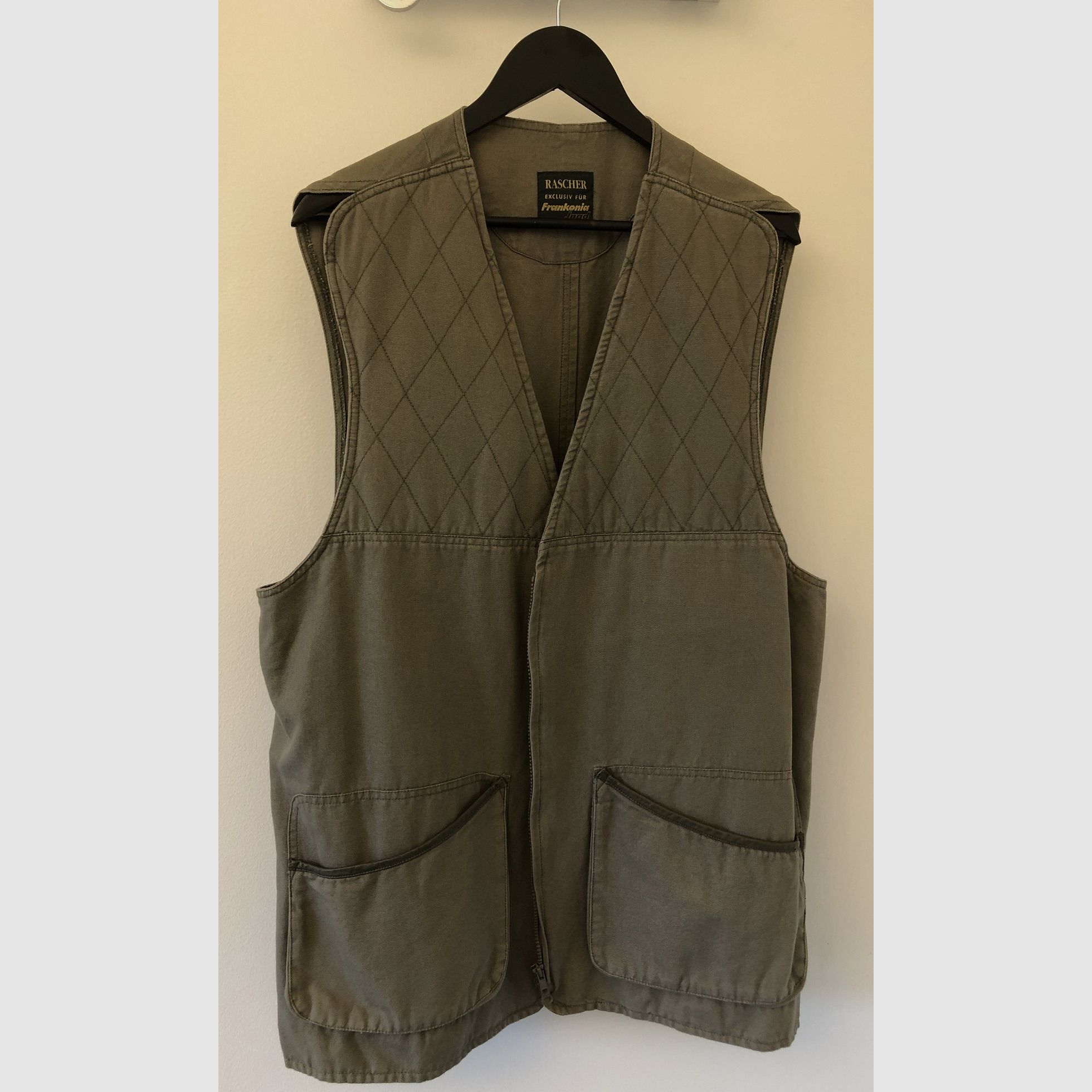 Vendo giubbotto da tiro maschile Rascher in condizioni pari al nuovo taglia 56