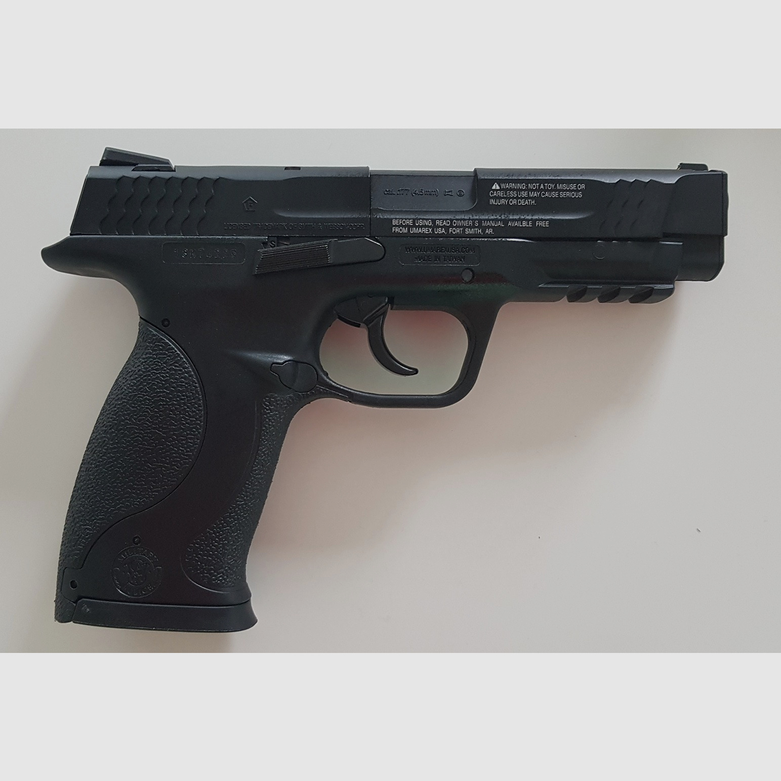 Smith & Wesson M&P 45 4,5 mm Diabolo schwarz Co2-Pistole