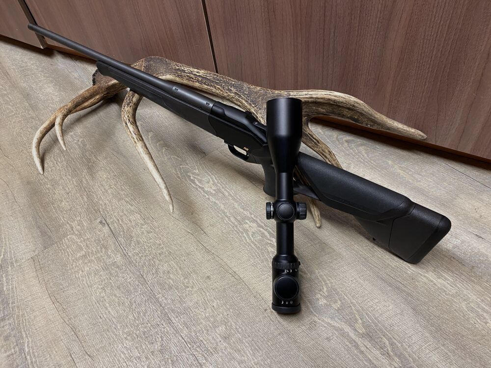 Blaser R8 Ultimate, con Leica Magnus 2,4-16x56 i, con guida