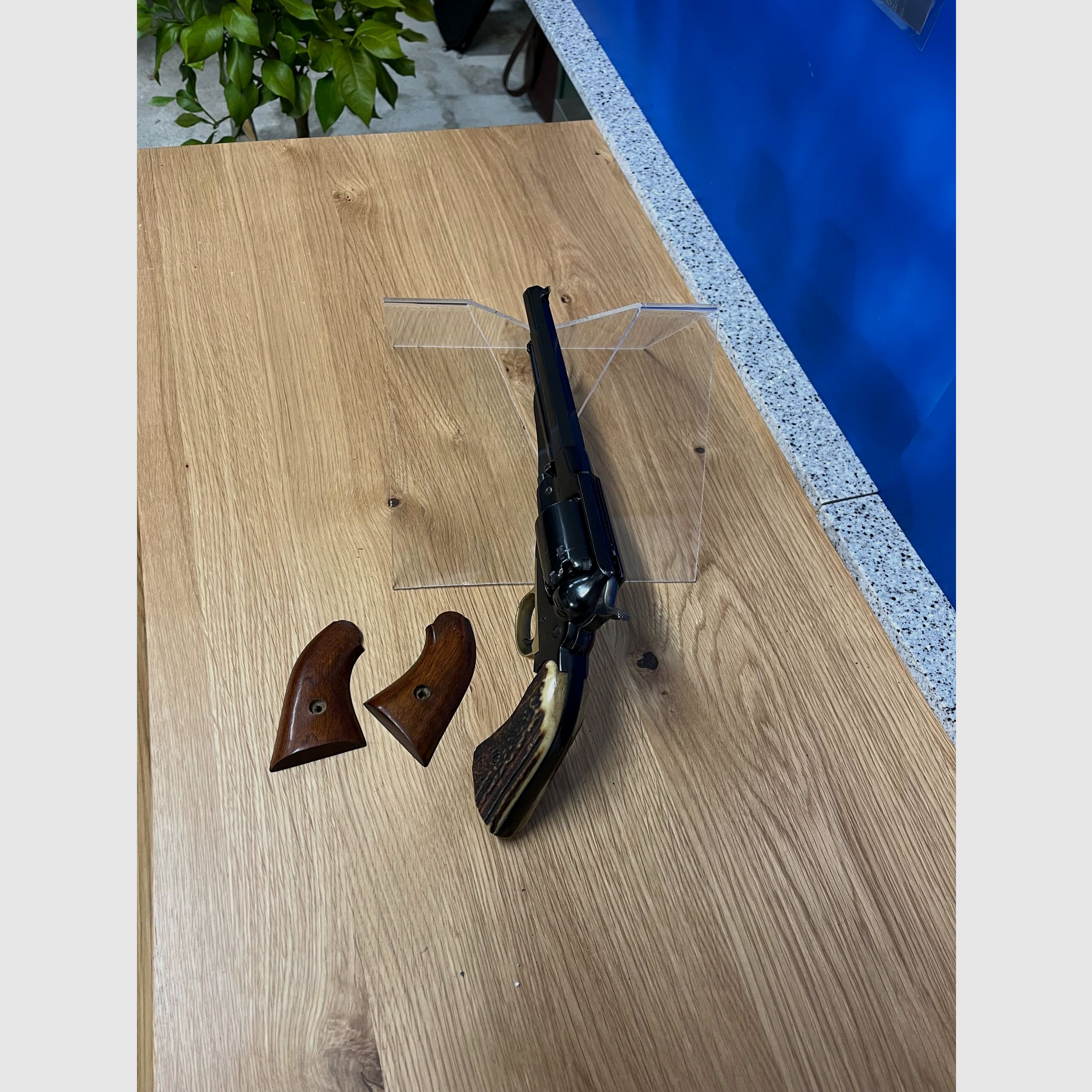 Vorderlader Revolver , Bild 4 von 5