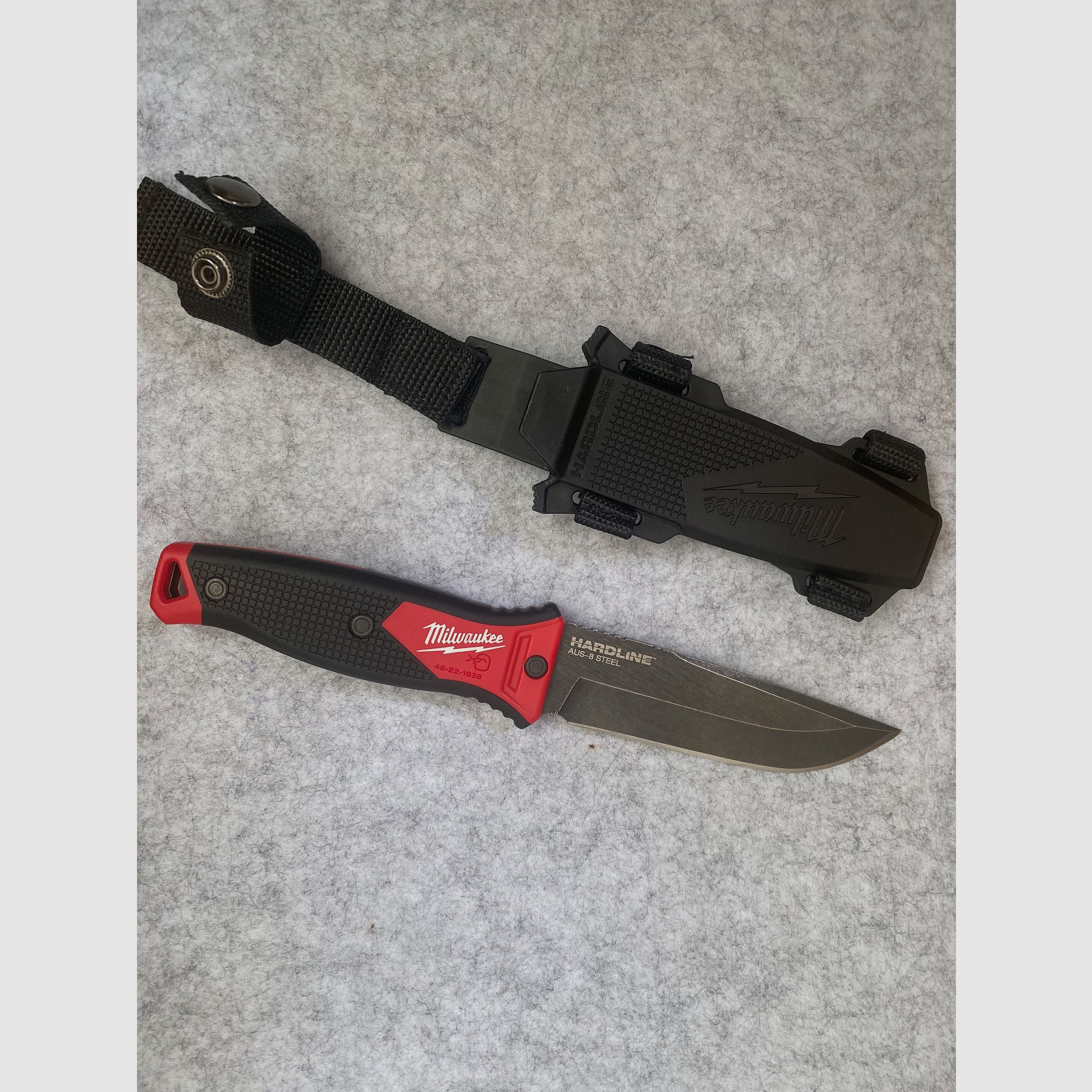Fixed blade knife HARDLINE Milwaukee