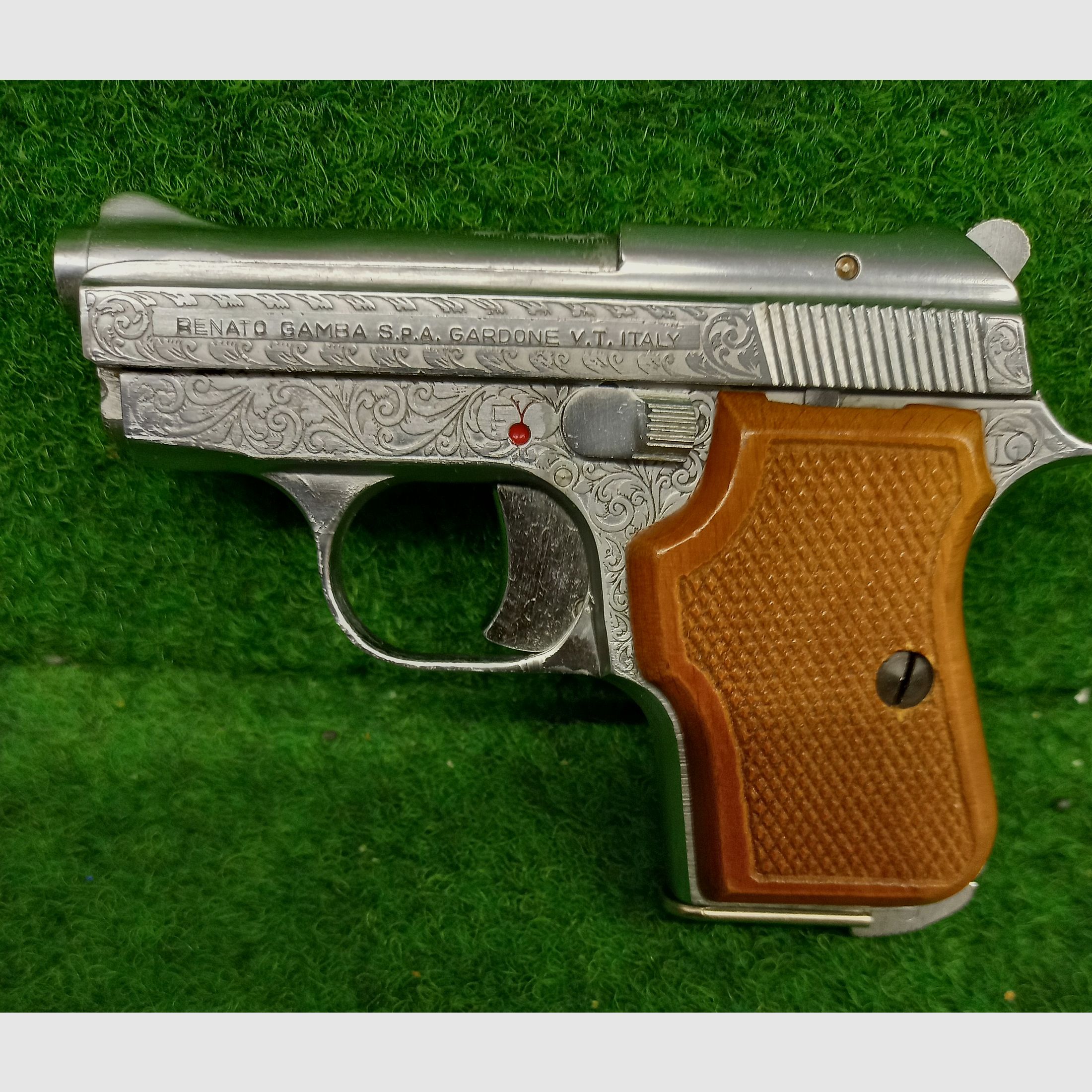 Grawerowany pistolet 6,35mmBrowning Renato Gamba