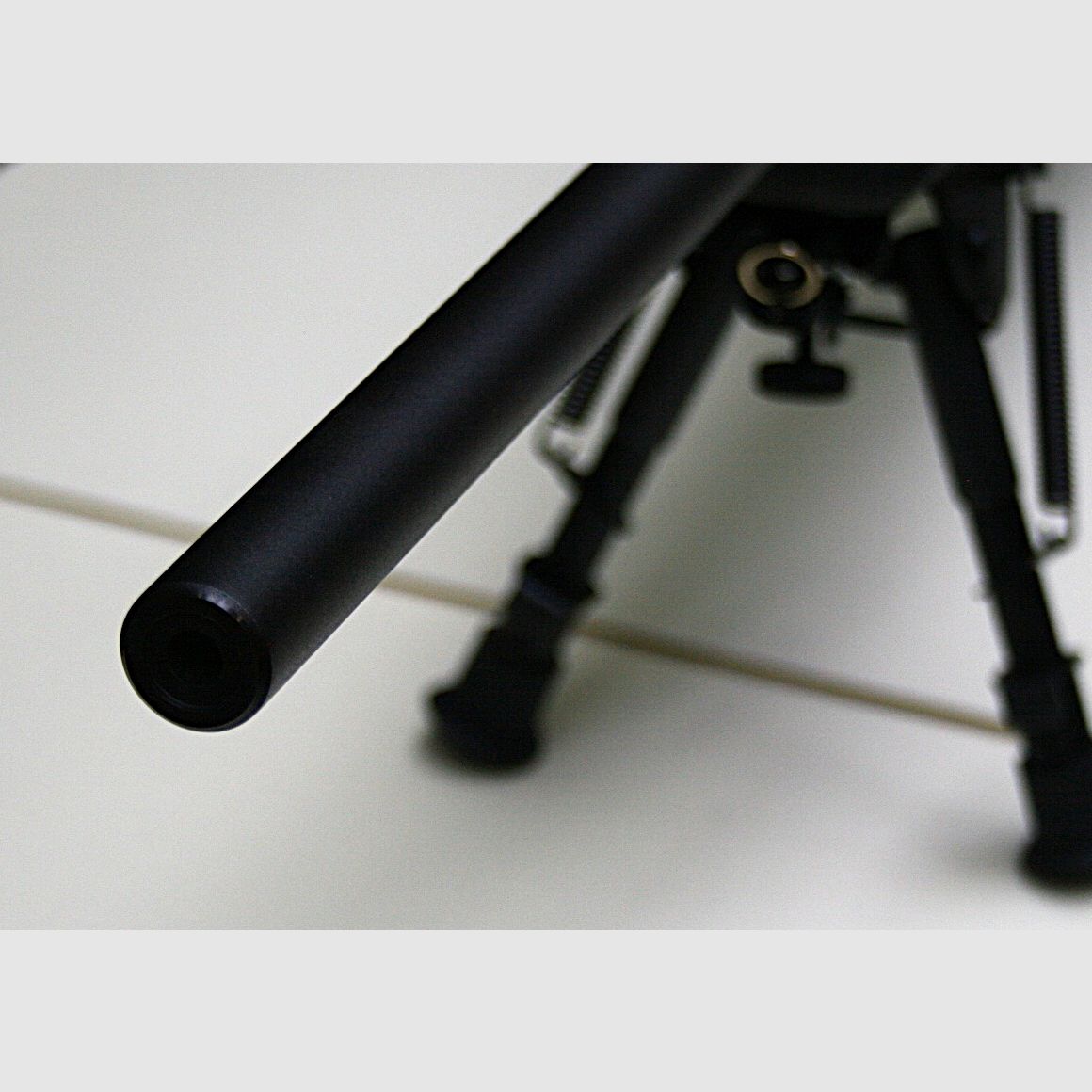Kit bolt-action geweer SAVAGE Model 10 / zware loop – .308Win. [SUN OPTIC 8-32×50 richtkijker + bipod] (GEBRUIKT), afbeelding 14 van 14