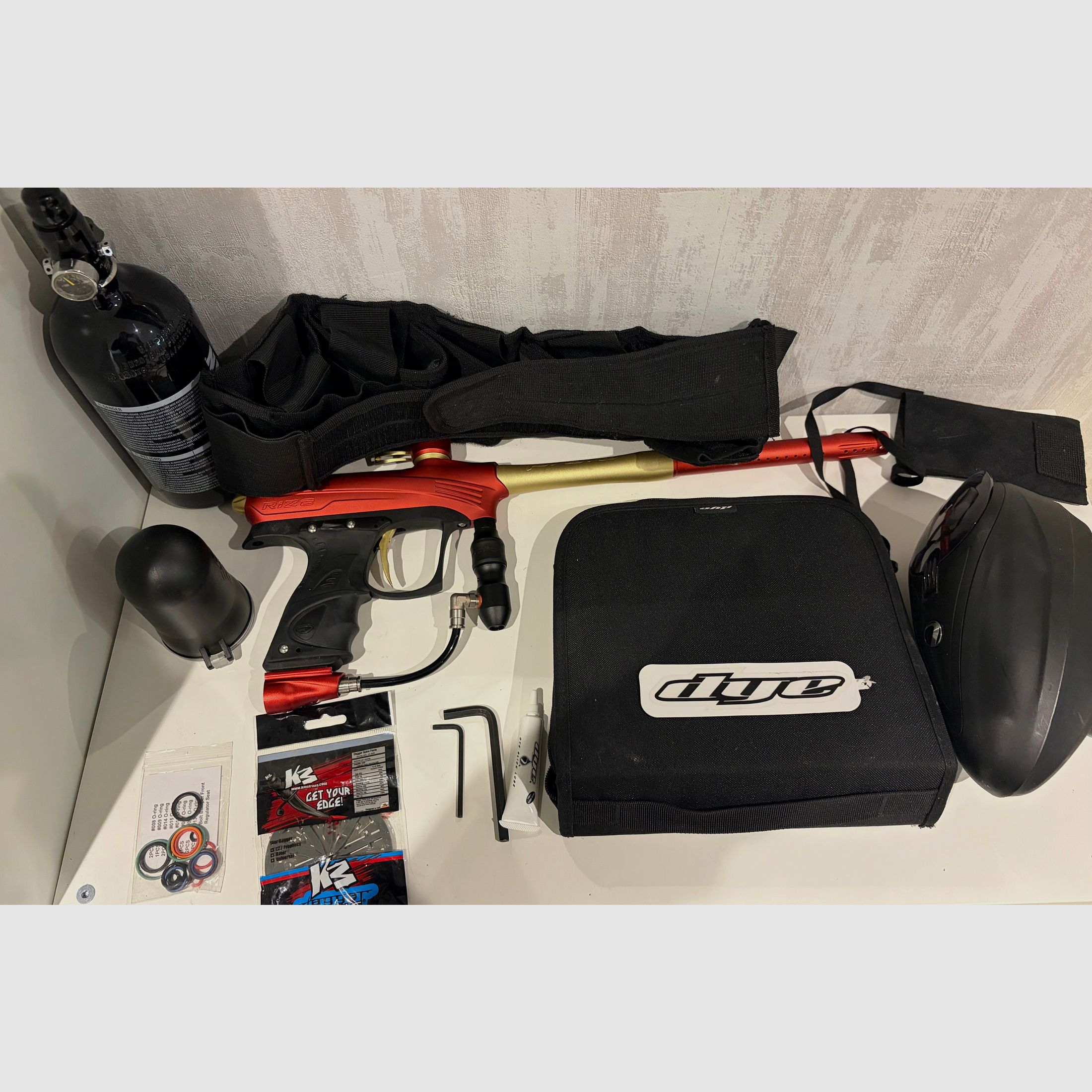 Dye Rize CZR E-Pneumat complete set incl. E-Hopper, Speedfeed, large HP bottle & Battlepack