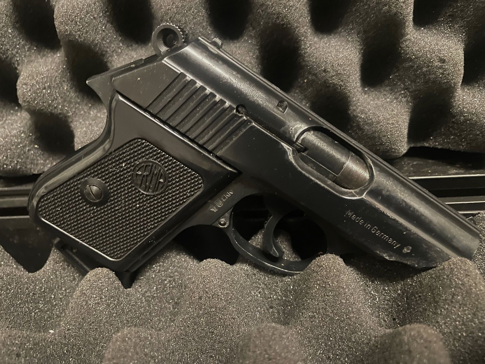 PISTOLA SEMIAUTOMATICA - ERMA EP 552 - .25 AUTO / 6,35 x 16 MM, immagine 4 di 5