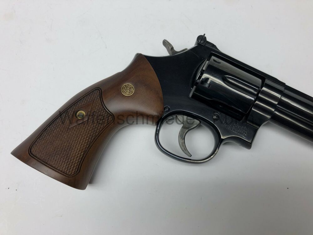 Smith & Wesson 586-8