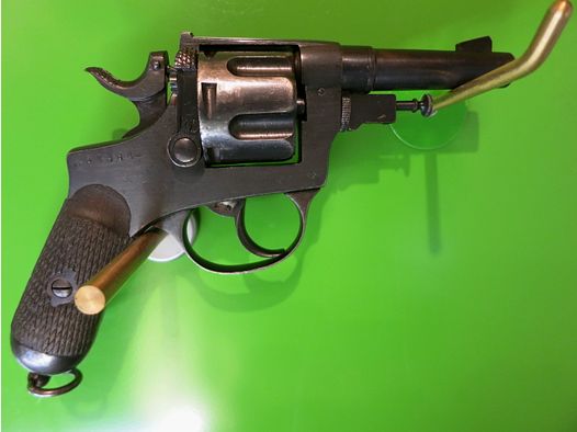 Revólver, Glisenti, Revólver Bodeo-Armeerevolver Modelo Allegrito (modelo simplificado), 1922     #88-