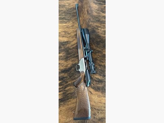 Blaser R93 ripetitore a otturatore lineare calibro .30-06 con montaggio originale Blaser e ottica Frankonia 3–12×56, reticolo 4
