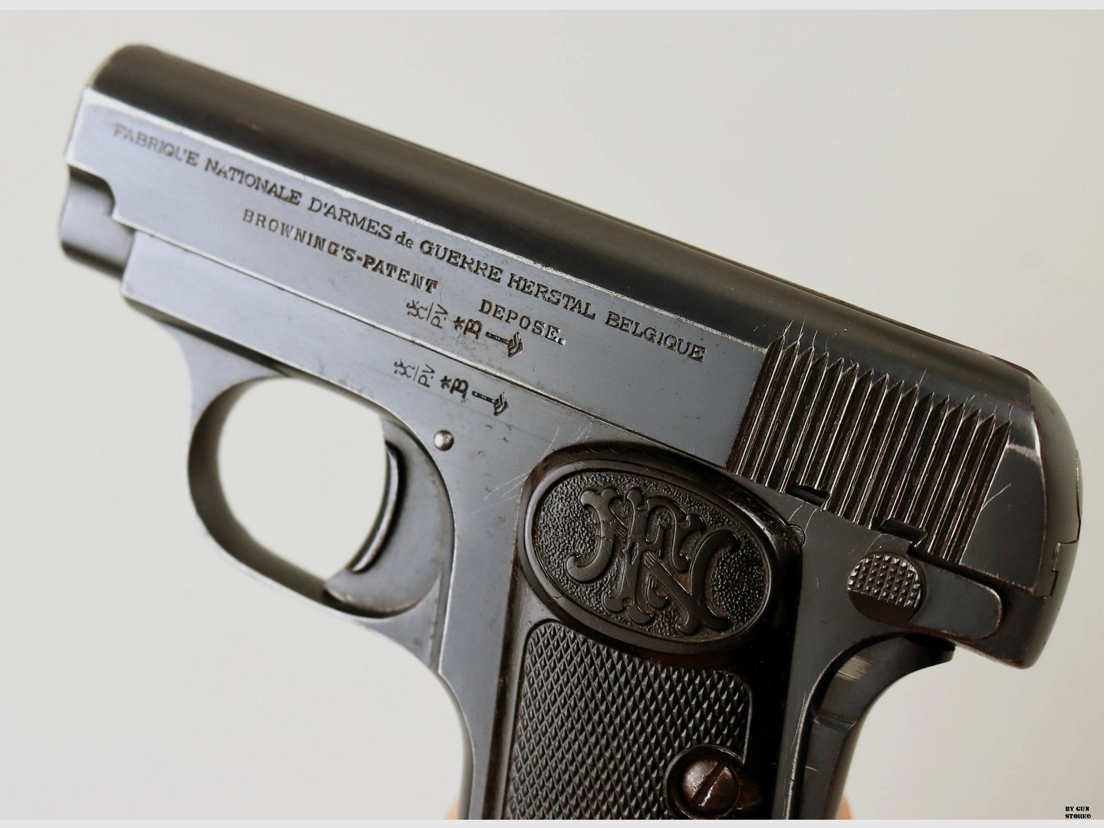 PISTOLA F.N. BROWNING MOD. 1906 CAL. 6,35 matr. 514923, immagine 5 di 6