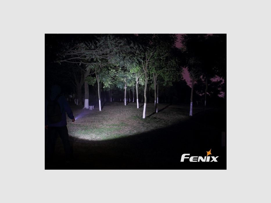 Fenix PD32 LED flashlight, image 5 of 8