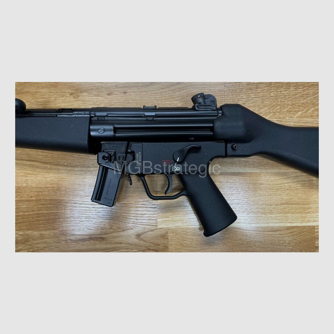 Heckler & Koch SP5 con culata fija - rifle semiautomático 9mm Luger versión civil del Heckler & Koch MP5 - H&K SP 5 HK SP5 - opcionalmente con silenciador Acheron AG SMG E1