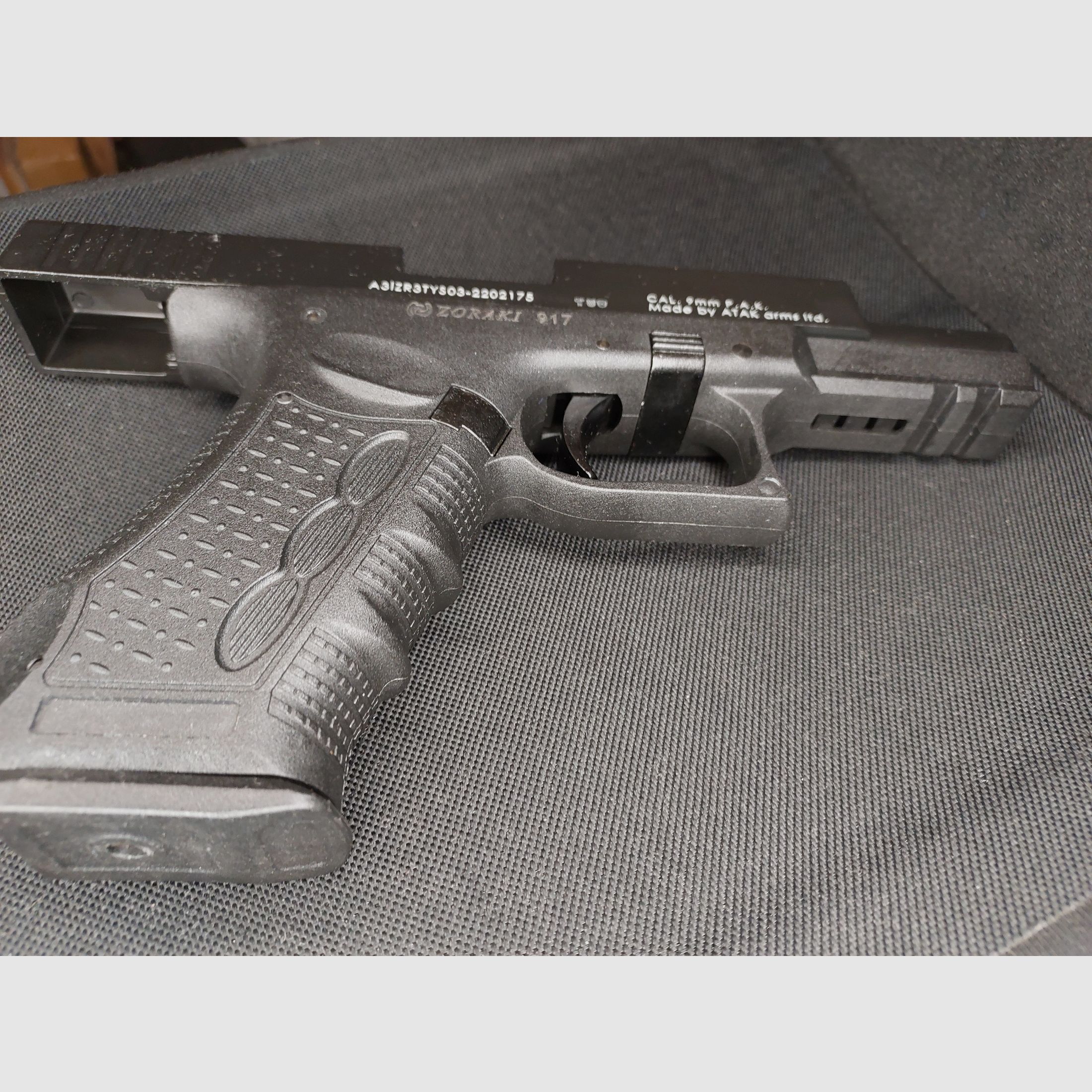 Zoraki 917 pistolet d'alarme 9mm P.A.K. (PTB 1073) comme neuf !